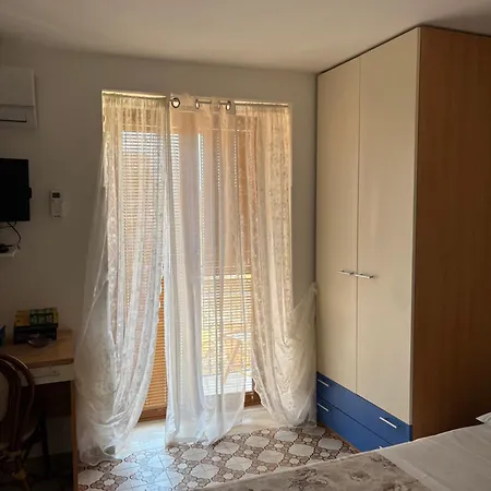 アパート Costa House チェファル